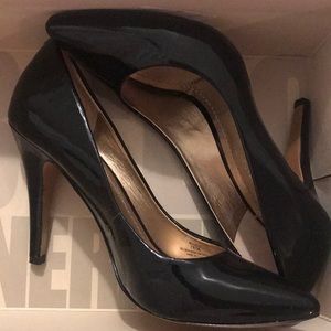 BCBGeneration women’s Bg-Cielo pump